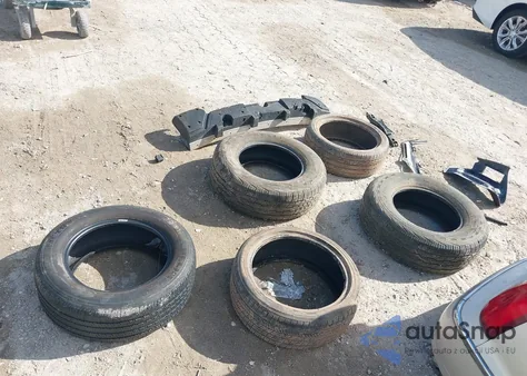 2002 Lincoln Town Car Cartier from USA, damaged, VIN 1LNHM83W22Y671238